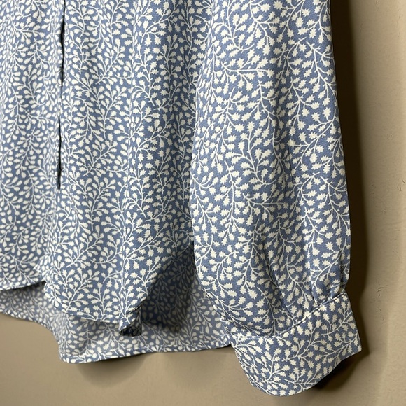 H&M Long Sleeve Button Up Blouse light blue/cream leaf print, Size 2 - Picture 10 of 12